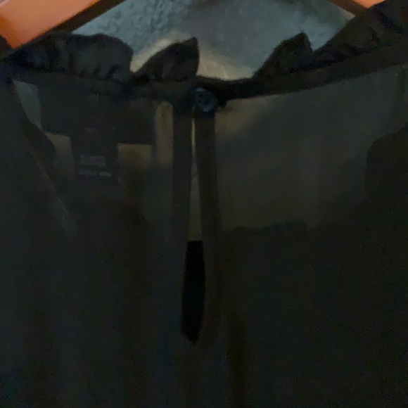 Black a.n.a. sleeveless blouse. - Picture 4 of 6